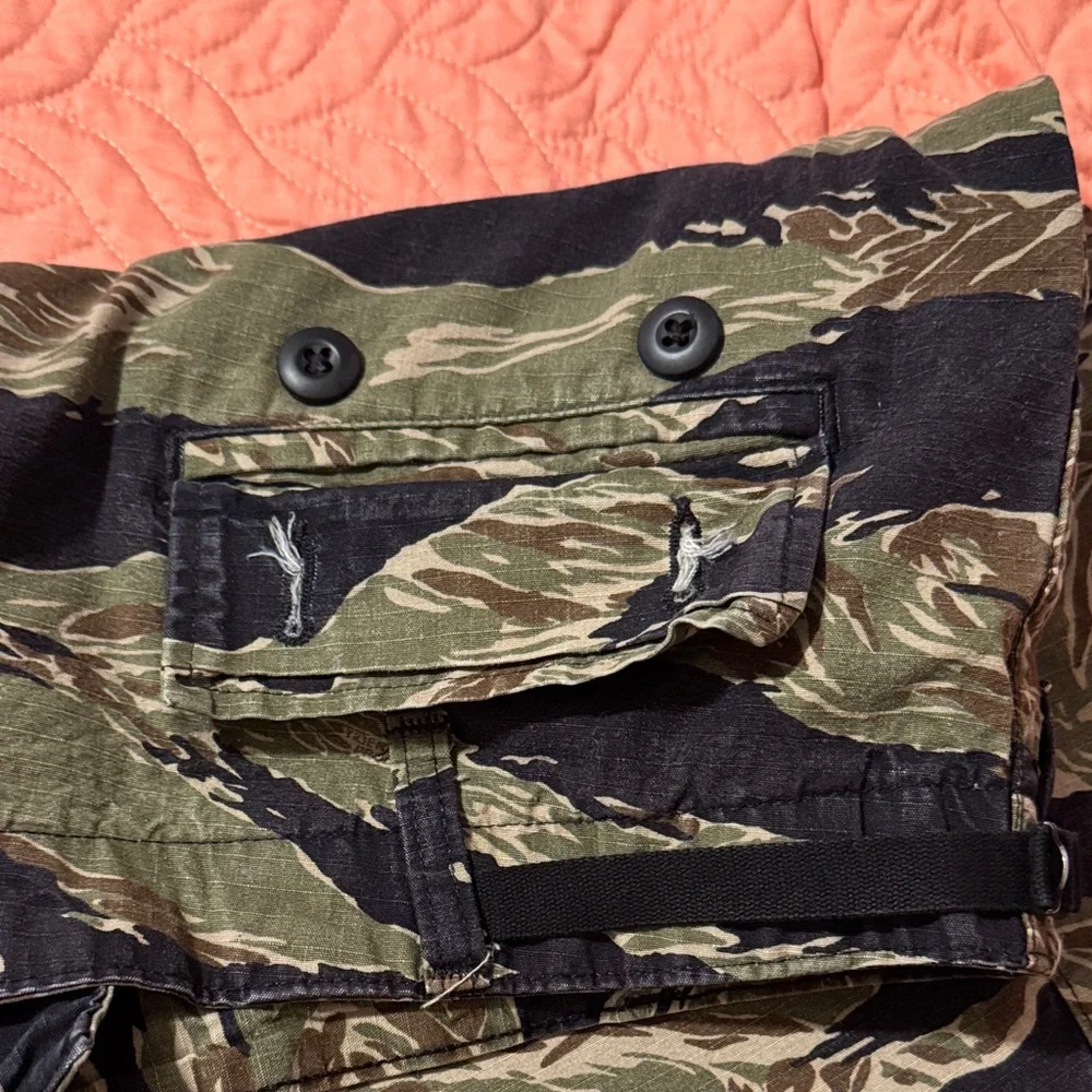 Men's Green Camouflage Cargo Shorts XL - Picture 6 of 11